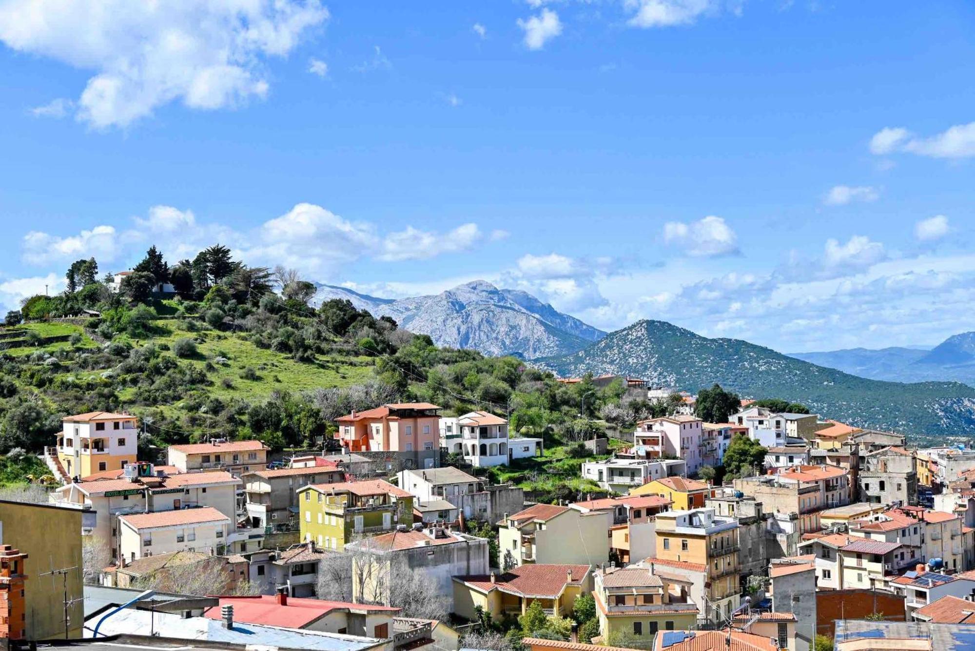 Casa Del Corso Hotel Dorgali Luaran gambar